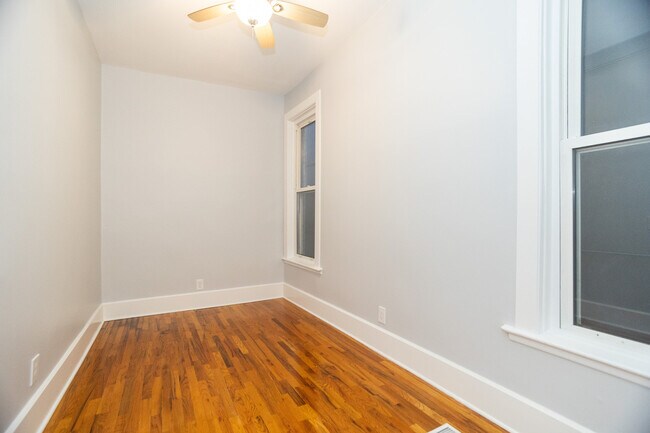 Building Photo - 525 N Wood St