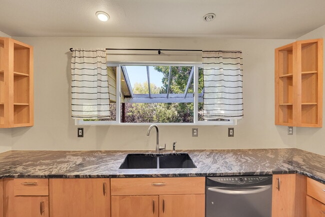 Building Photo - $3,095.00, 4-bed, 2.5-bath located in West...