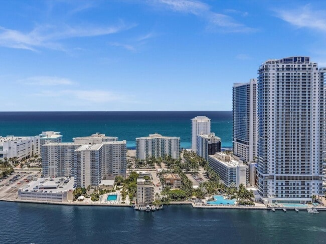 Building Photo - 3901 S Ocean Dr