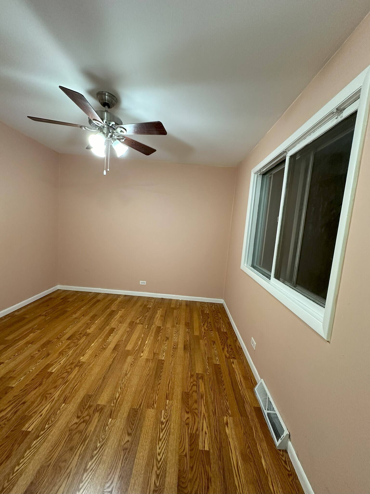 Building Photo - 226 Walker Dr