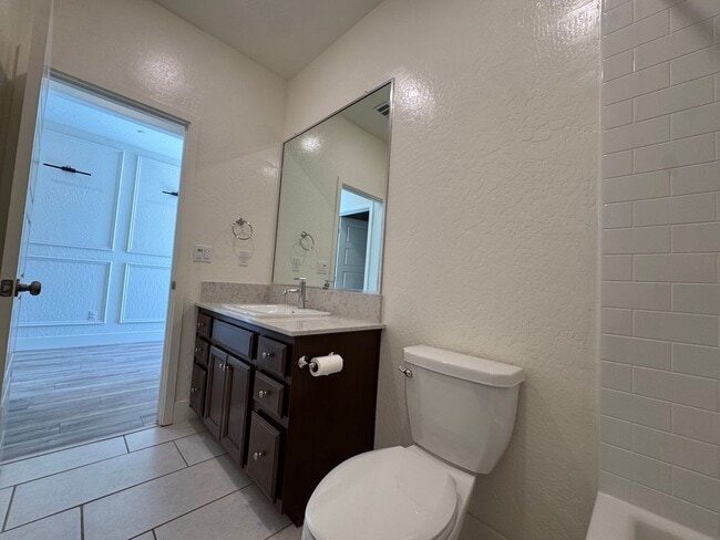 Building Photo - 601 Wishon Ave W