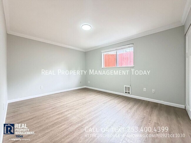 Building Photo - 1111 SW 148th St