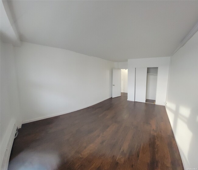 Building Photo - 97 07 63rd Rd