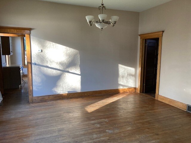 Building Photo - 322 W 4th St