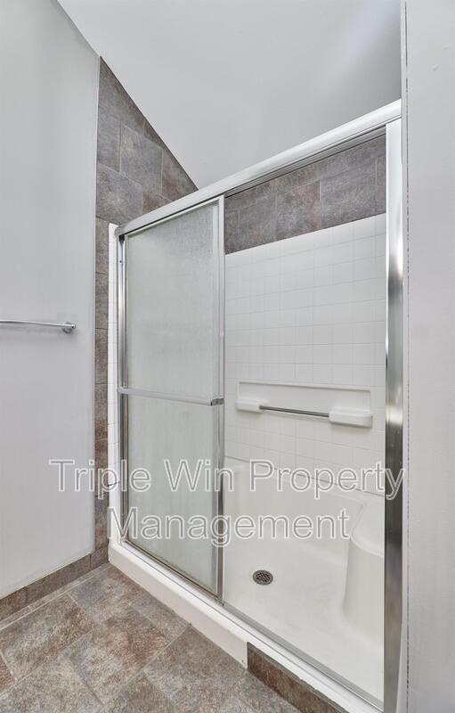 Building Photo - 121 Walnut Hill Dr