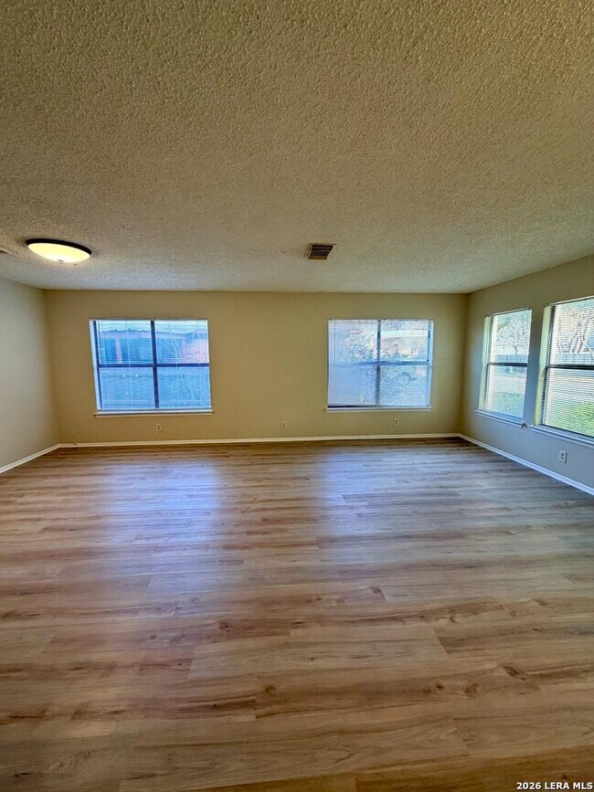 Building Photo - 9202 Roquefort