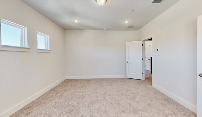 Building Photo - 833 Concan Dr