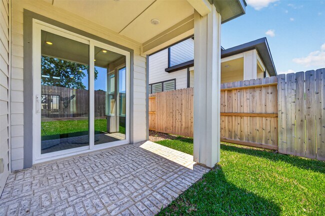 Building Photo - 4333 Avron Dr