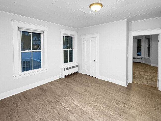 Building Photo - 264 Middlesex Rd