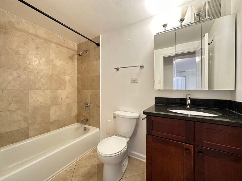 Building Photo - 4180 N Marine Dr