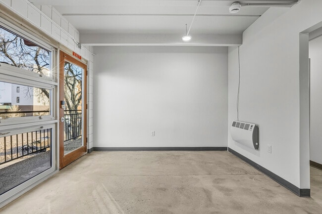 Building Photo - 415 S Weber St