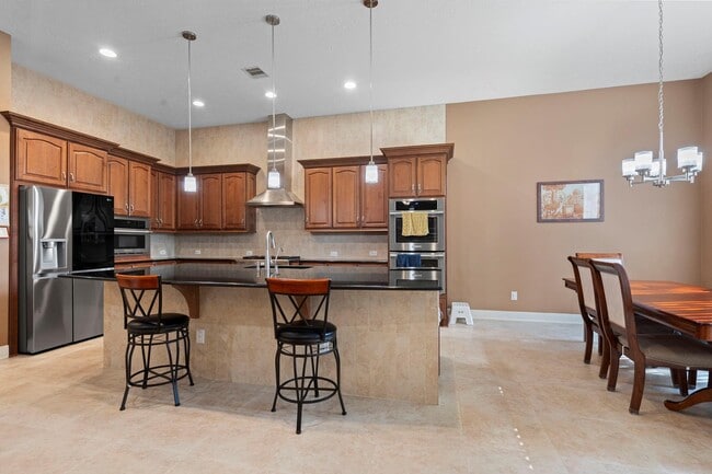 Building Photo - 10602 Comeaux Ln