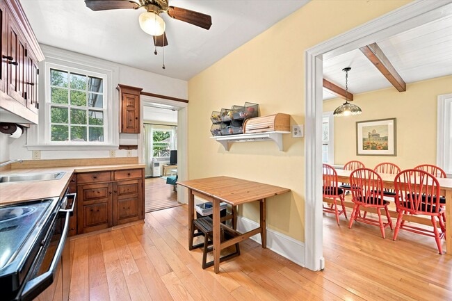 Building Photo - Beautiful 3B/2B Twin with Off-Street Parking in West Chester Borough