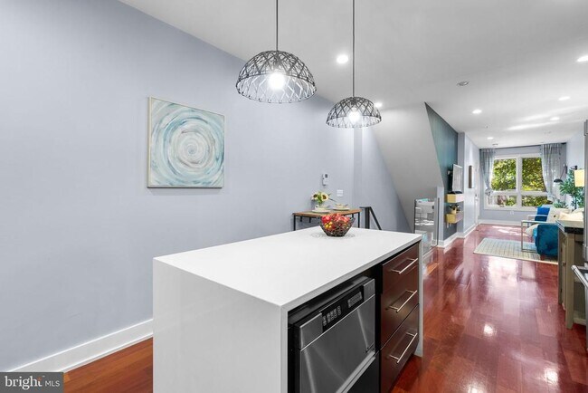 Building Photo - 747 Morton St NW