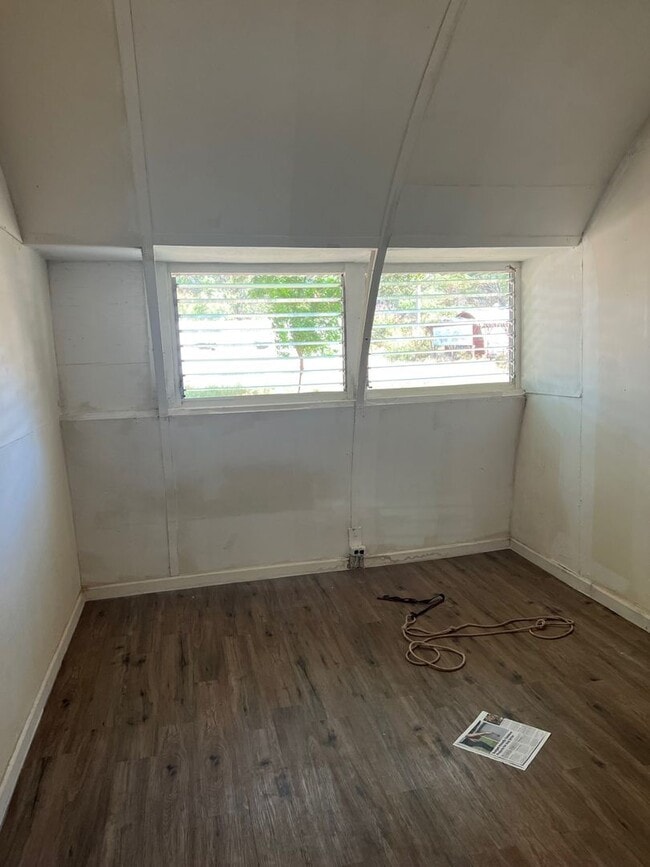 Building Photo - 86-321 Puhawai Rd