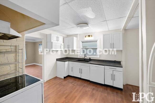 Building Photo - 1579 Colton St