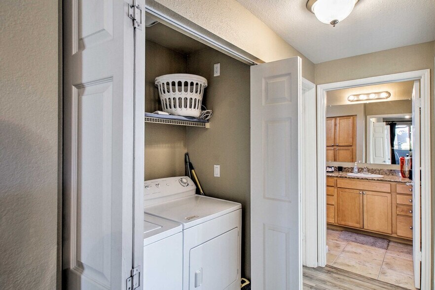 Building Photo - 7009 E Acoma Dr