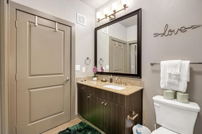 Building Photo - 7224 Staffordshire Blvd