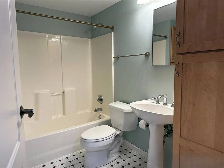 bathroom with lots of storage - 2040 Como Ave