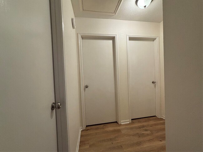 Building Photo - 15662 Pebble Lake Dr