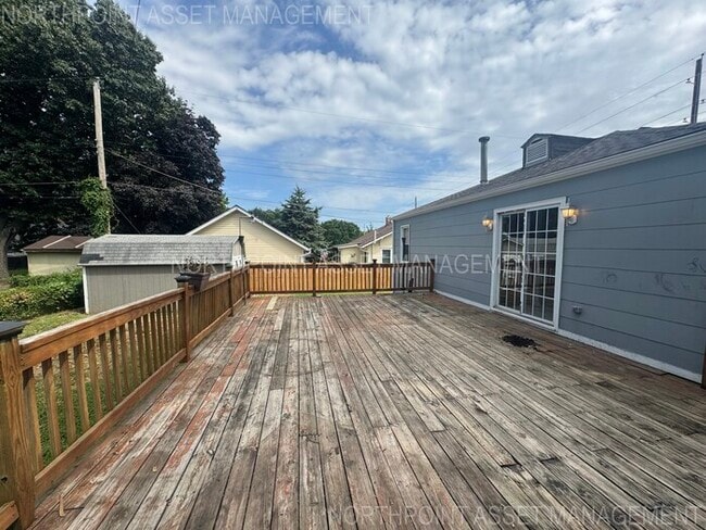Building Photo - Cozy 2-Bed, 1-Bath with Central Air, Heat ...