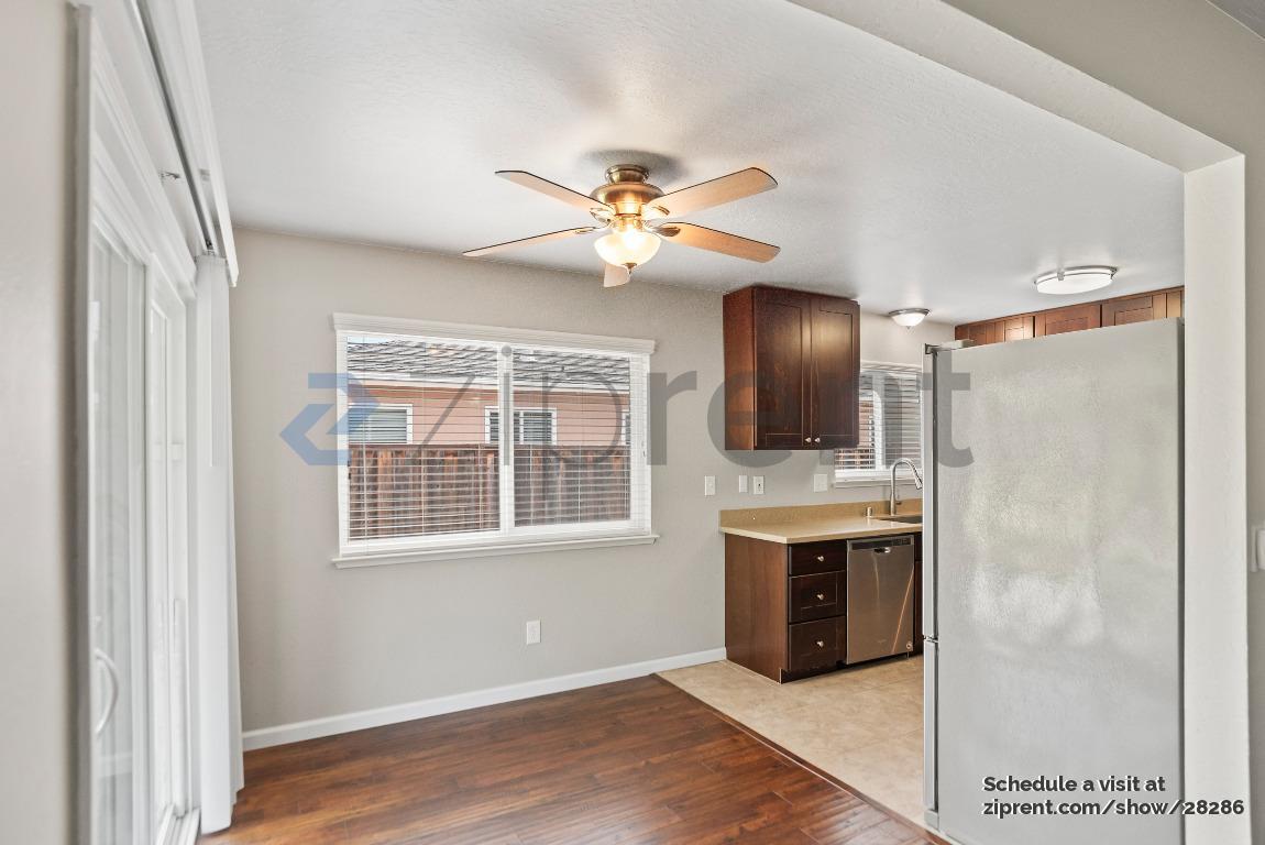 Building Photo - 3185 Country Dr