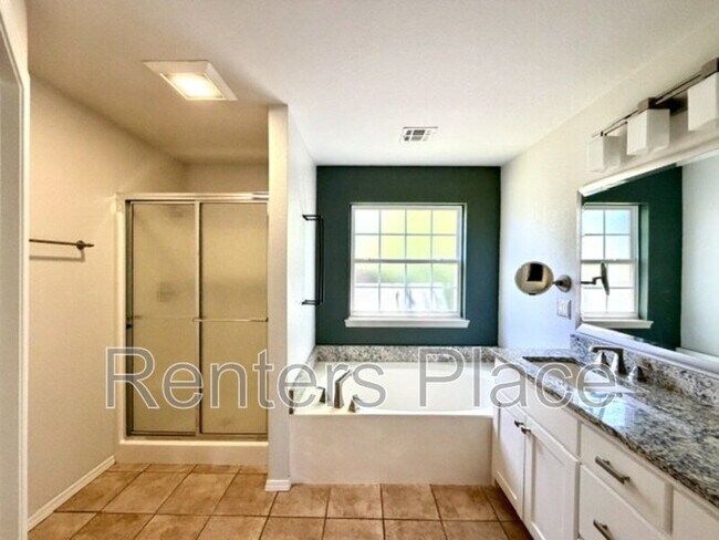 Building Photo - 3004 S Tamarack Ave