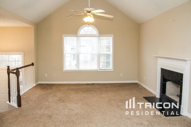 Building Photo - 1800 Cedar Hill