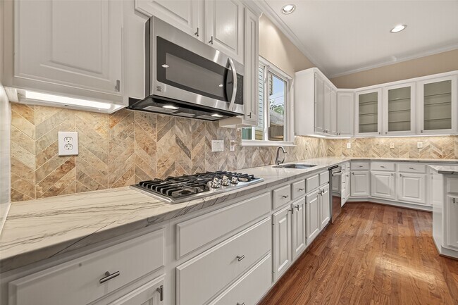 Building Photo - 431 Westmoreland St