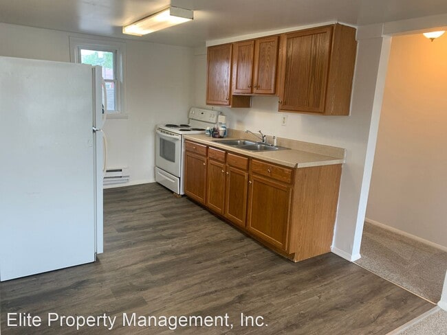 Primary Photo - 2 br, 1 bath House - 12 N. Main St., Apt. D