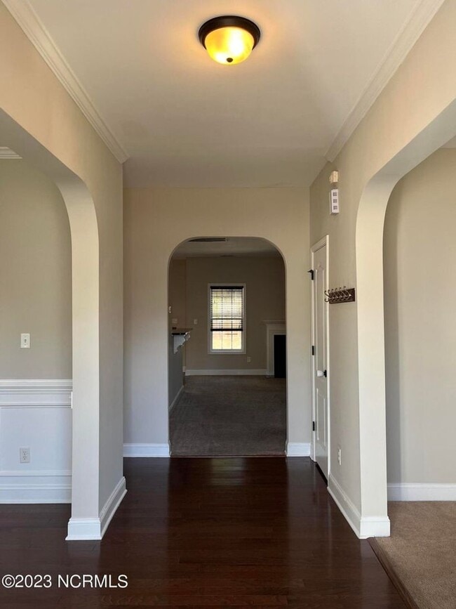 Building Photo - Welcome to Tall Pines Of New River!