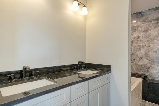 Building Photo - 369 Grant St