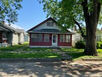 Building Photo - 923 E Berwyn St