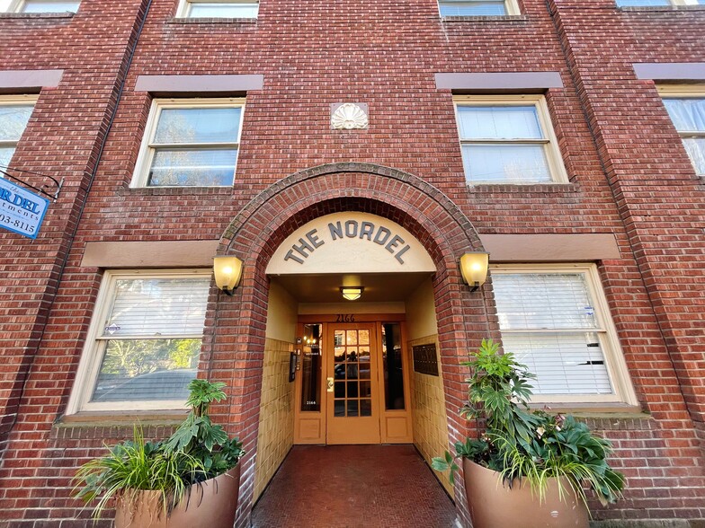 Building Photo - Vintage Apartment near Nob Hill !