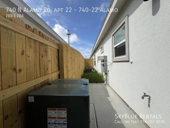 Building Photo - 740 N Alamo Rd