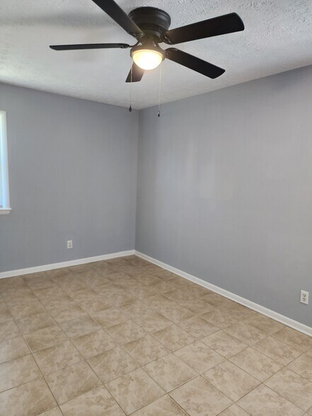 Building Photo - 2408 Crabtree Ct