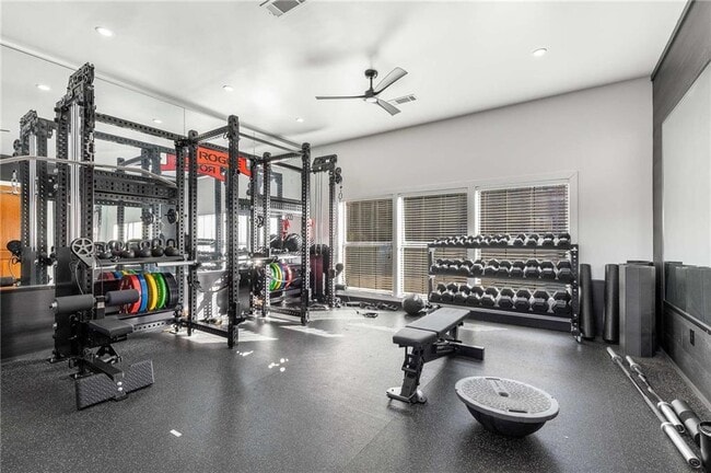 Building Photo - 791 Wylie St SE