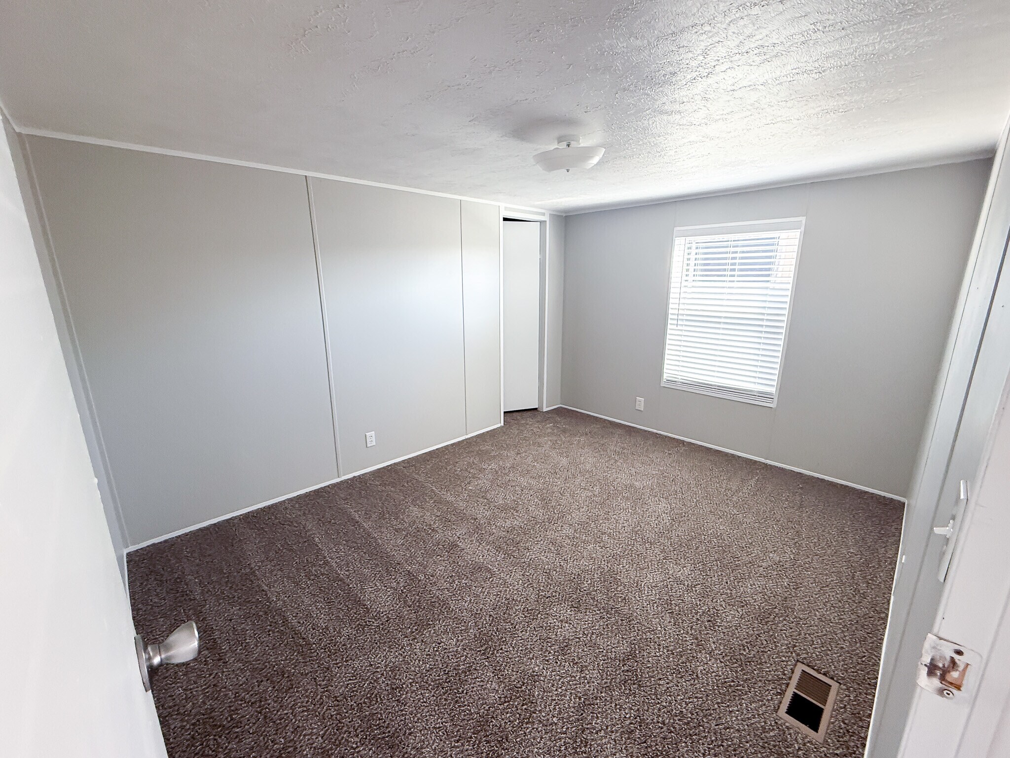 Building Photo - 120 Parma Ct