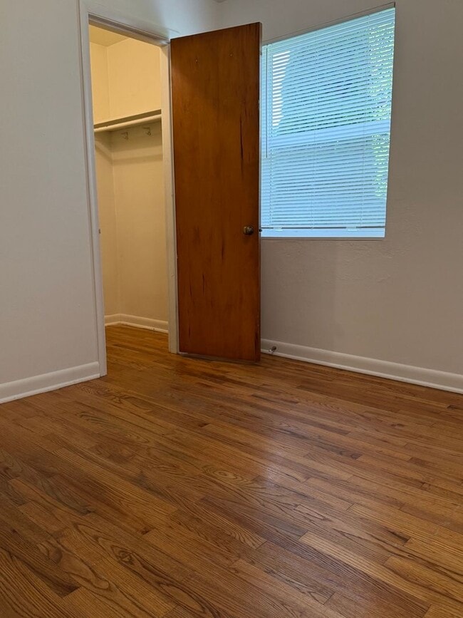 Building Photo - 1535-1537 California Ave SW (OTP)