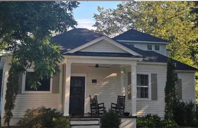 Primary Photo - 1579 Vesta Ave