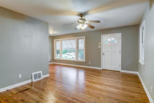 Building Photo - Fantastic 2bd/1ba home! Coming soon!