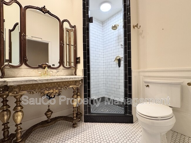 Building Photo - 1980 SW Terrace Dr