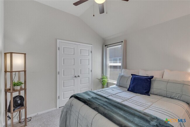 Building Photo - 425 Spiny Lizard Ln