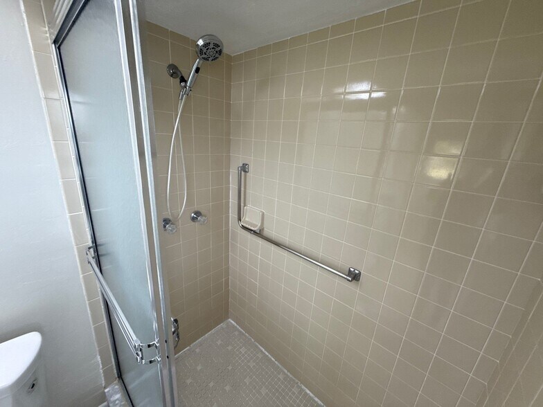 Building Photo - 227 S Lee St