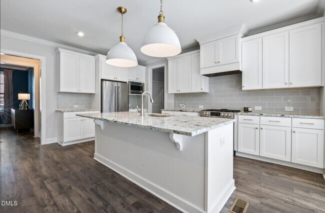 Building Photo - 217 Tumbling River Dr