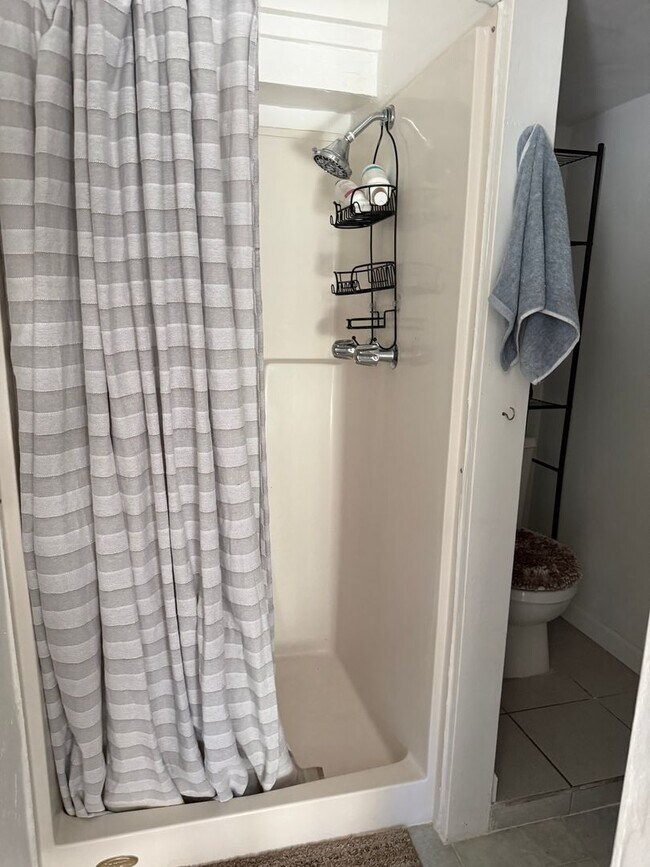 Building Photo - 731-33 Beryl St