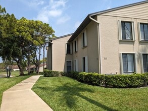 Building Photo - 711 Sunny Pine Way