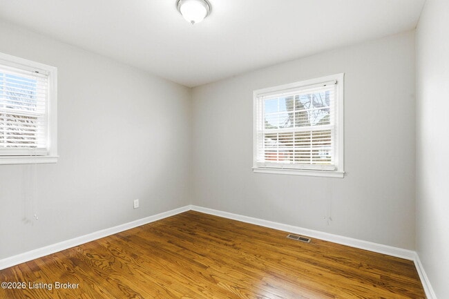 Building Photo - 2403 Silverbrook Ave