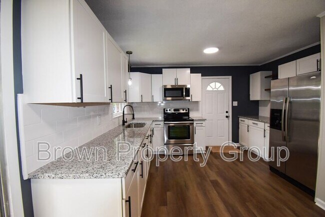 Building Photo - 870 Bedrock Dr