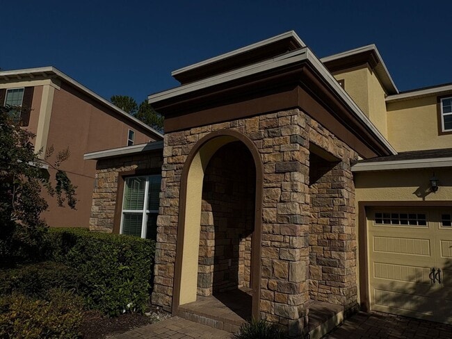 Building Photo - 5 Bedroom 4 Bathroom Family Home at Windst...